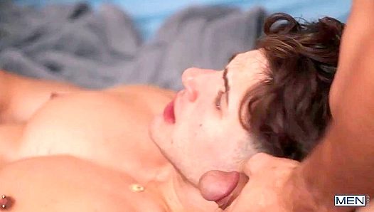 Ashton Summers Gets Ripped by Two Cocks in Steamy Gay DP Thr3some – 18+