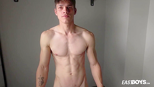 Muscle God Daniel Donovan Flexes Dominates – EastBoys 18+