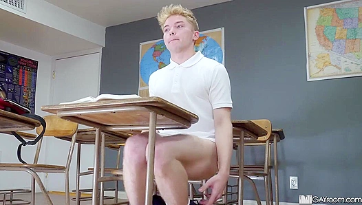 Zacc Teaches Jerkoff Pleasure: Hot Blowjob Action – GayXXX