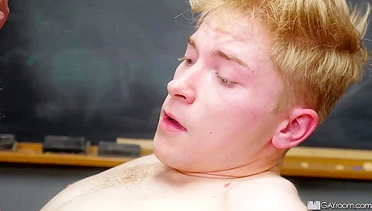 Zacc Teaches Jerkoff Pleasure: Hot Blowjob Action – GayXXX