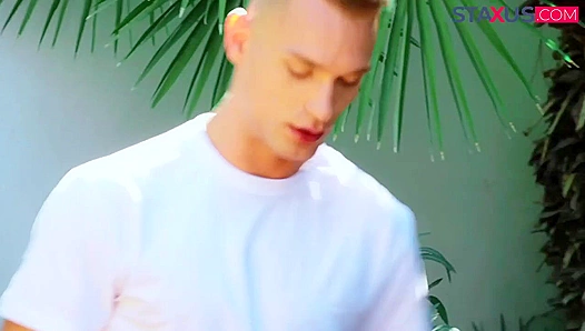 Kieron Zaks Nico Vegas Heat Up the Sunshine – Hot Bareback Fun Outdoors – GayXXX