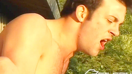 Scott Fremont Takes Double Penetration Outdoors in Steamy Gay Threesome – Falcon Studios