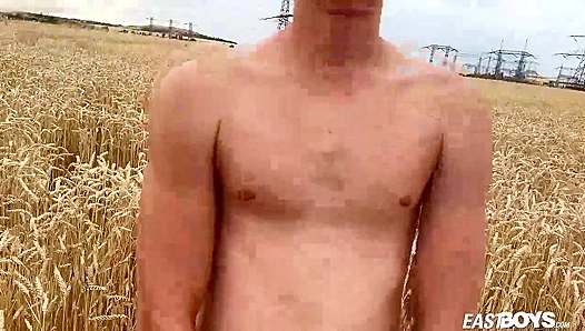 Eduardo Weeks Bares His Sculpted Body in Golden Sunlight – EastBoys Exclusive 18+