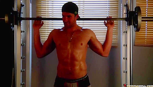 Muscle Hunger: Hot Brunet Gets Swole Dripping in Solo Workout Lust – GayWorkouts 18+