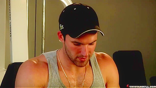 Muscle Hunger: Hot Brunet Gets Swole Dripping in Solo Workout Lust – GayWorkouts 18+
