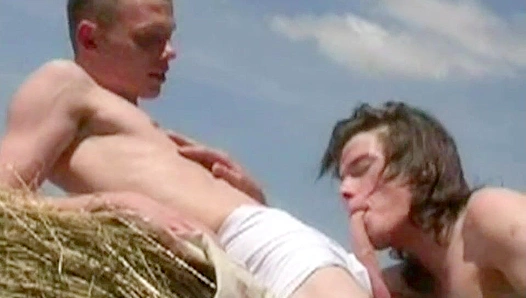 Peter Lester Aaron Hawke Heat Up the Sheets with Hot Cum Showers – BoyzParty