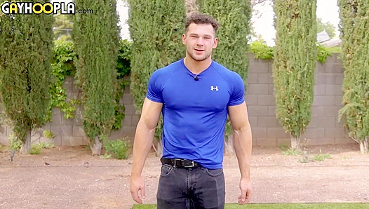 Rippling Muscle Thicker Than Ever: Zacks Live Solo Show – GayHoopla