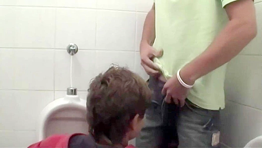 Rony Kluck Stef Tor Get Wild for Rough Anal Action in Public Restroom – GayXXX