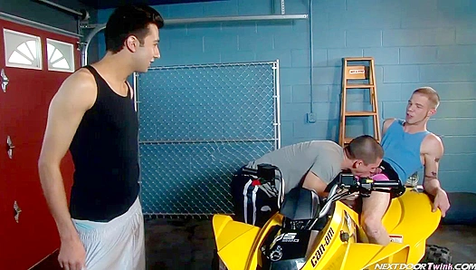 Nextdoor Neighbors Heat Up: Anthony Romeros Steaming Tryst – GayPornFun 18+