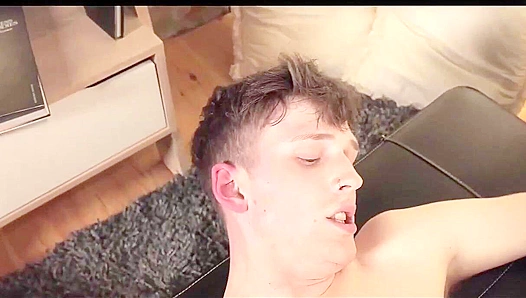 Conor Davis Dominates Timmy Williams in Steamy Bareback Ride – GayXXX