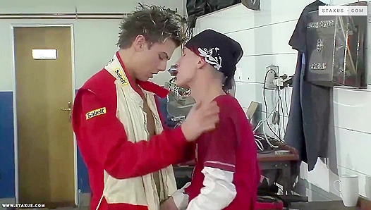 Nicky Kulio Thomas DeLong Get Wild in Steamy Garage Sex Ride – GayXXX