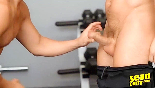Ripped Rivals Go Head-to-Head in Steamy Interracial Gym Fuck – Deacon Dale 18+