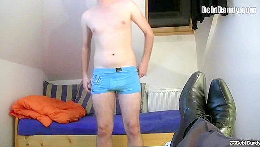 Broke Nerd Takes Payment in Blows—Hot Cash-Fueled Blowjob Session – GayXXXdeals 18+