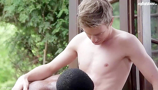 Barrington Takes Milans Thick Rod Outdoors — Hot Gay Encounter Under the Sun – 18+