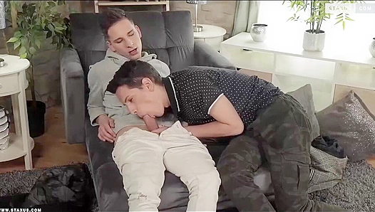 Aaron Shine Takes Control Riding Tyler Scotts Massive Hard cock – GayXXX