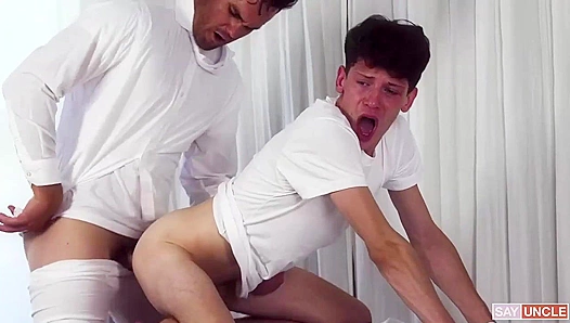Beau Reed Gets Pounded Hard by Edward Terrant in Hot Steamy Ass Scene – GayPornHub 18+