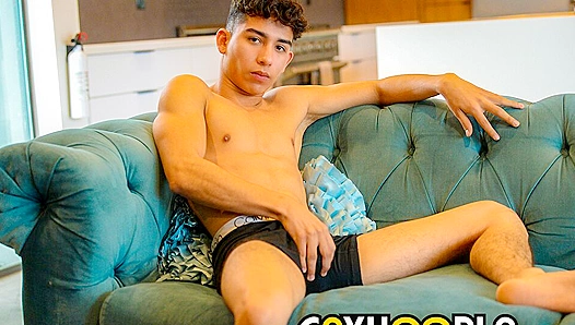 Johnny Ortegas Hot Solo Session: Moaning While JERKING HIS SMOOTH COCK – LIVE! 18+