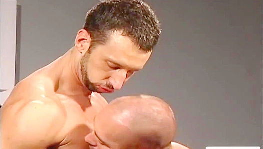 Craig Andreas Goes Wild — Raw Muscle Fuck Sparks Fiery Passion