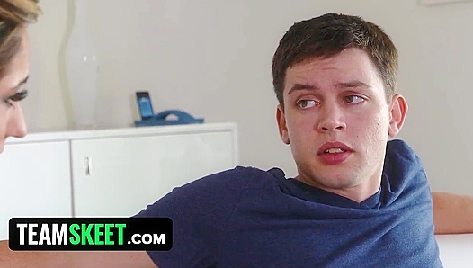 Stepdad Claims Shy Teen in Hot First Encounter – GayHoneys 18+