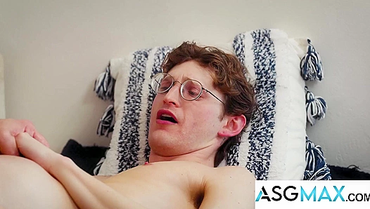 Greg McKeon Dominates Young Twink in Fiery Directors Cut Ride – GayPornX