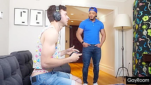 Starving for More? Hungry Courier Claims Desperate Gamers Tight Ass – Hot Steaming Action