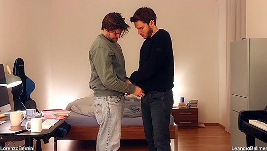 Hard-Bodied Brothers Grinding Chest-to-Chest With Passionate Deep Kissing – GayPornCrush