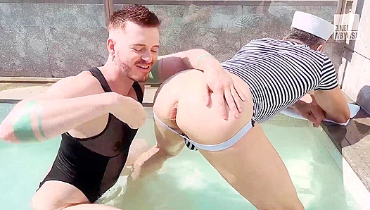Fisting Under the Sun: Axel Abysse Gapes Wide for Max Wilde – 18+