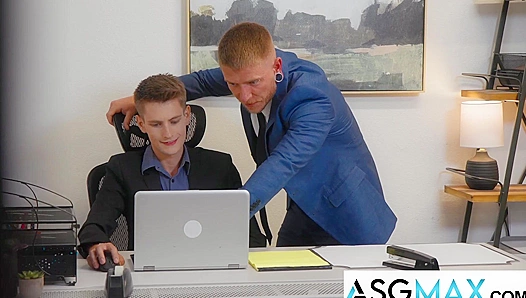Steamy Secret Blowjobs in the Gay Office Fantasy – NaughtyParodiesXXX