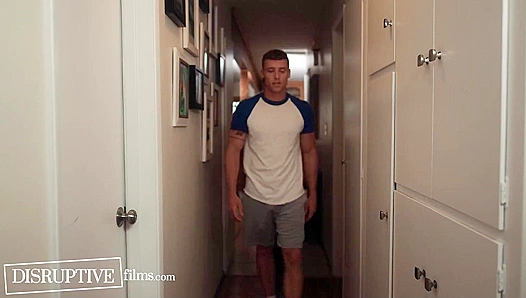 Closeted Jock Gives In To Desire, Grinds Hard On Nerdy Twink – Justin Matthews, Trevor