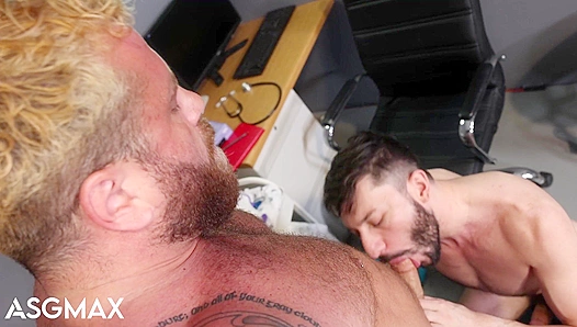 Healing Hands Turn Hot Oral—Riley Mitchells Steamy Doctor Visit – PrideStudios 18+