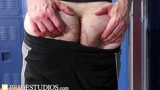 Bearded Hunk Devours Thick Loads from Hung Daddy Types – 18+