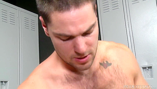 Massive Cock Stretches Bearded Guys Lips in Hot Locker Room Action – Men Over 30