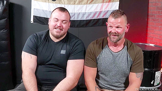 Silver Fox Gets Pounded Hard by Hung Hunter Scott – Bareback Thrills Only