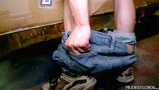 Intense Public Fuck: Horny Uncut Muscle Stud Takes Control – Raw Gay Sex