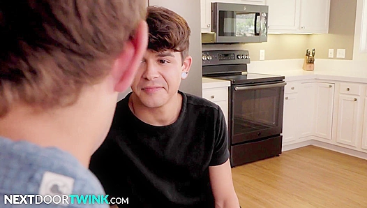 Nerdy Twink Scott Succumbs to His Horny Robotic Roomies Advances – NextDoorTwink