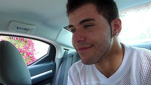 Rough Backseat Ride: Hung Guy Takes It Deep – GayPornTease 18+