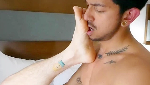 Leo Impales Himself on Rileys Massive, Juiced-Up Rod – Raw Passion 18+