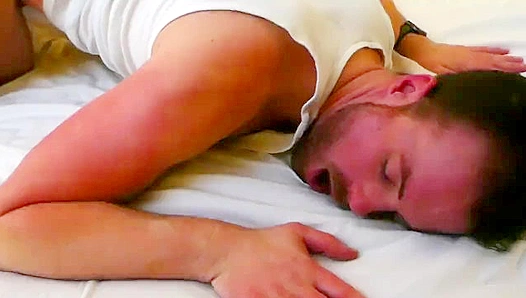 Deep Strokes Drive Him Wild: Fuck Yes! Echoes Loud – GayPornHub 18+