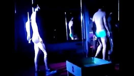 Steamy Rendezvous Under Neon Lights: Thai Twinks Heat Up Bangkok Nights – XXXAsean 18+