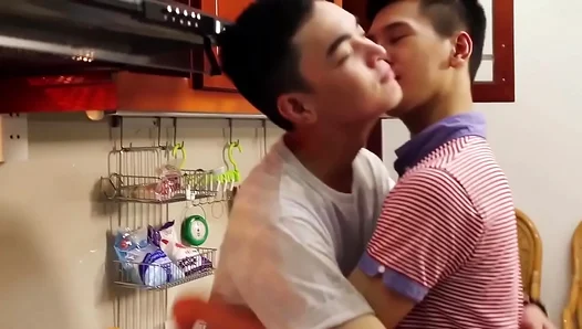 Steamy Bareback Kiss: Passionate Asian Twinks Collide in Hot Gay Love Scene – 18+GayPorn