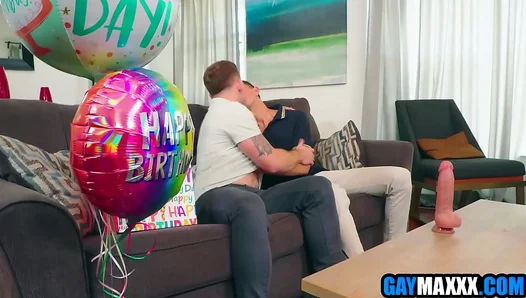 Hot Birthday Fuck Fest: Roomies Go Raw Wild Together – 18+
