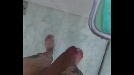Soaked Horny: L Kings Steaming Bathtub Masturbation Session – BrazilianAmateurGay
