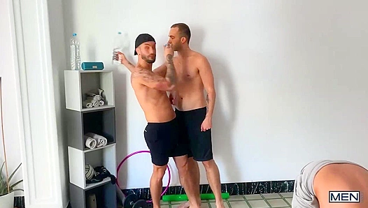 Ken Summers Andrei Suarez Heat Up Steamy Three-Way Action – 18+