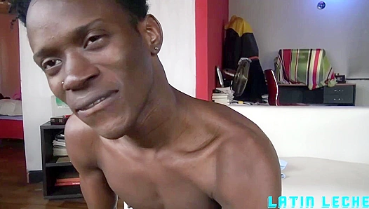 Massive Latin Dick Dominates Hungry Bottom – LatinoLeche 18+
