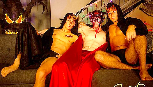 Halloween Heat: Sexy Trick-or-Treat Threeway Fun – CorbinFishers 18+