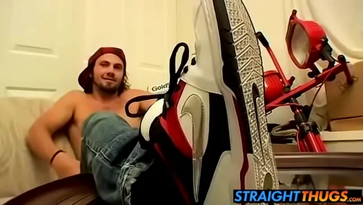 Hot Solo Ride: Bams Steamy Stroke Session on the Couch – AmateurHeat 18+