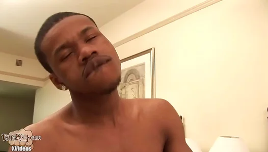 Breion Diamond Dominates With Big Dick Energy in Raw Thug Action – 18+