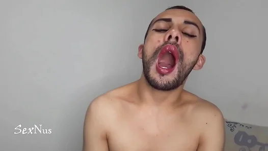 Obsessed with Juicy Latino Lips: Wet Passionate Kissing Turns Wild – GayFetishHeat 18+