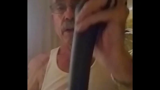 Florida Dads Steamy Blowjob Fantasy with Masterful Deep Throat – AmateurGayFun18+