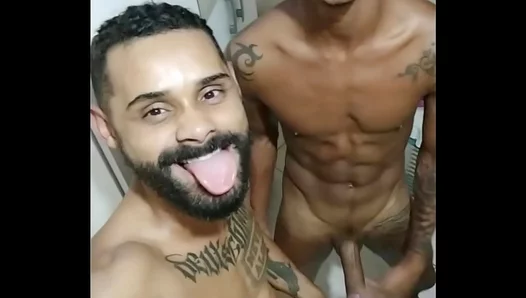 Huge Brazilian Dick Blows Load Live – Steamy Favela Muscle Stud Goes Wild –